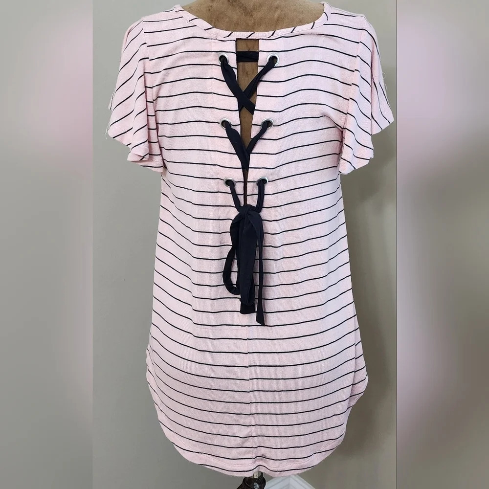 Signature studio Womens size M lightweight stretchy Pink/black  Lace Up Back. - Picture 2 of 6